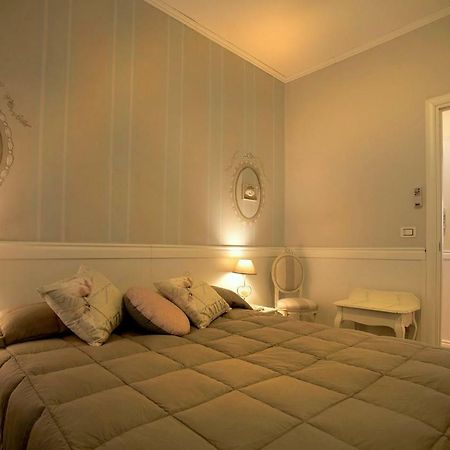Casa Di Charme "Rosa-Rosae" Apartment เวโรนา ภายนอก รูปภาพ