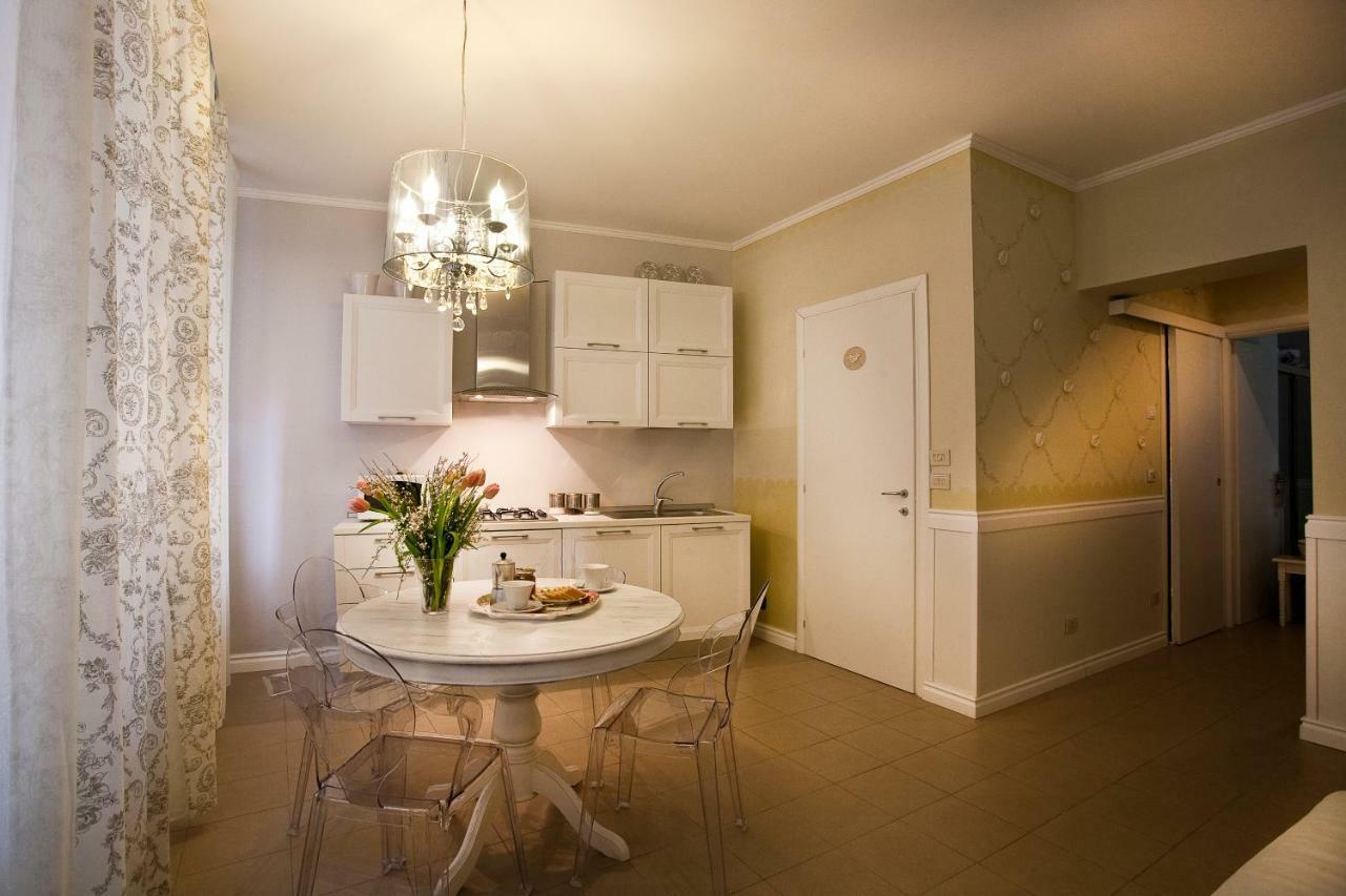 Casa Di Charme "Rosa-Rosae" Apartment เวโรนา ภายนอก รูปภาพ