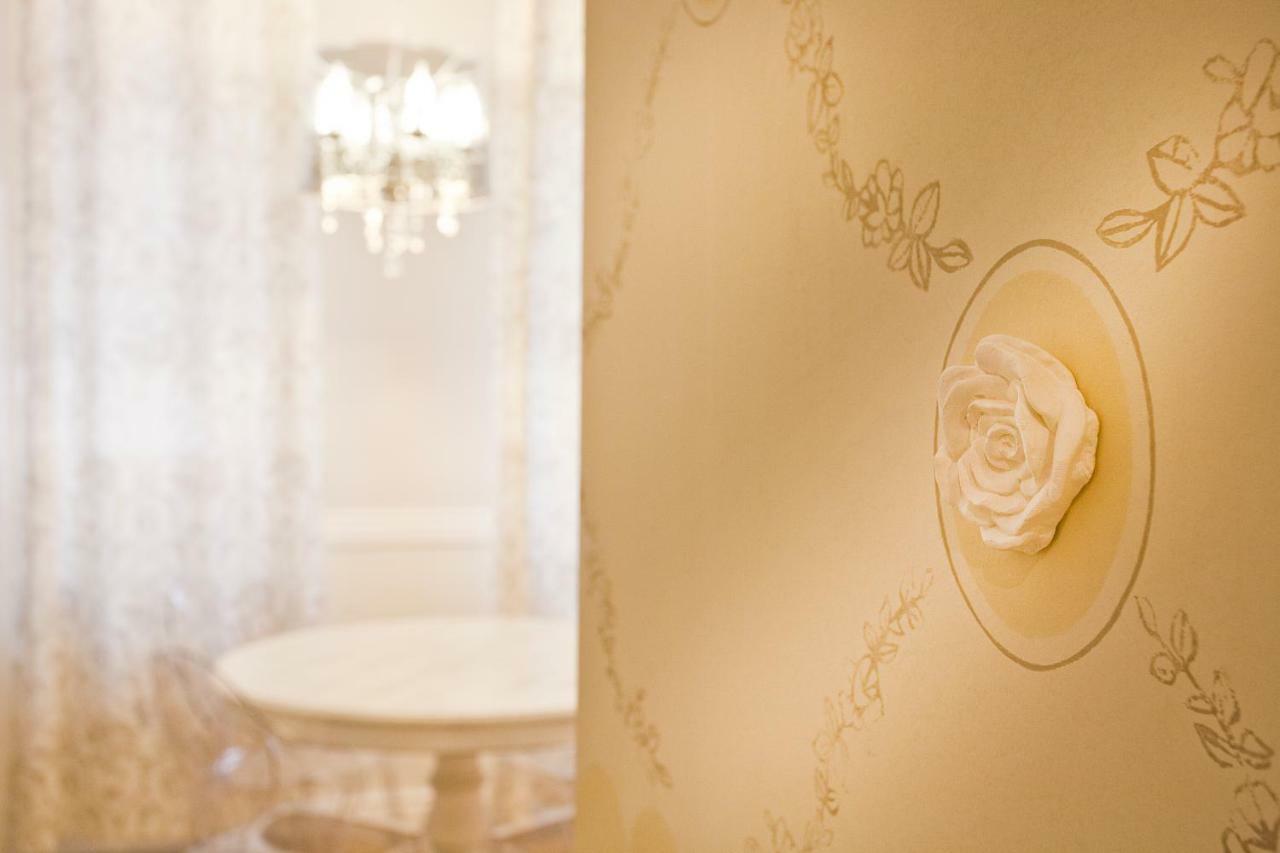 Casa Di Charme "Rosa-Rosae" Apartment เวโรนา ภายนอก รูปภาพ