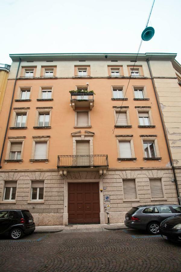 Casa Di Charme "Rosa-Rosae" Apartment เวโรนา ภายนอก รูปภาพ