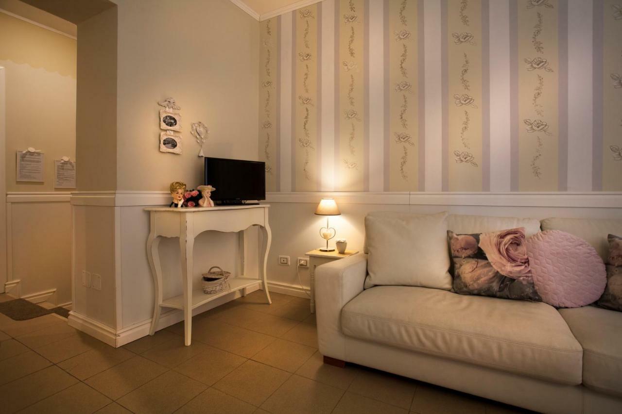 Casa Di Charme "Rosa-Rosae" Apartment เวโรนา ภายนอก รูปภาพ