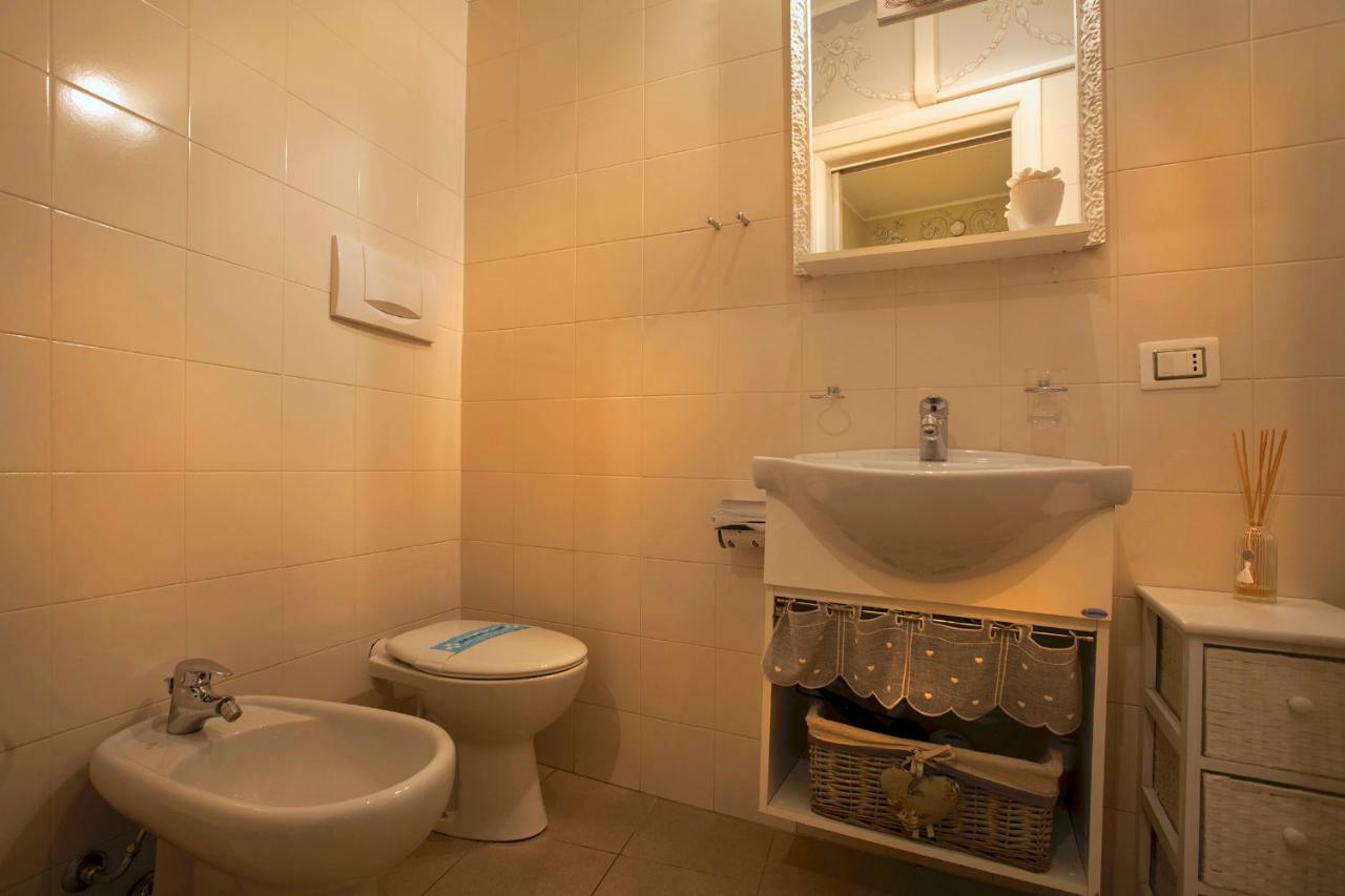 Casa Di Charme "Rosa-Rosae" Apartment เวโรนา ภายนอก รูปภาพ