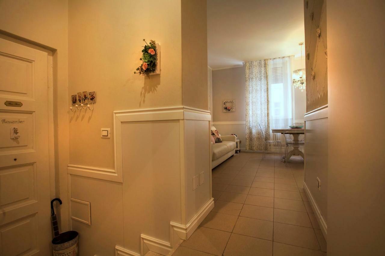 Casa Di Charme "Rosa-Rosae" Apartment เวโรนา ภายนอก รูปภาพ